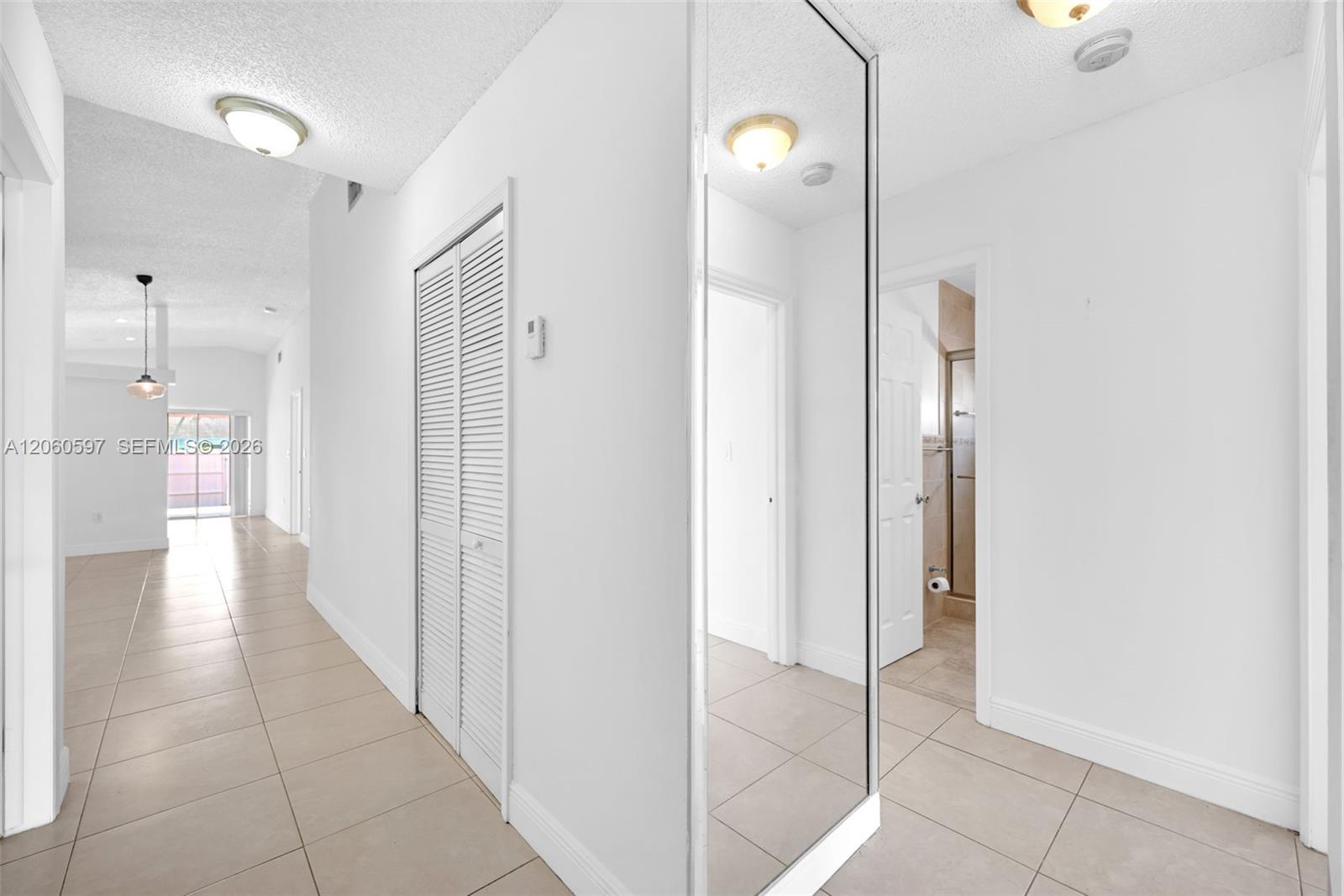 A12060597 Property Photo 12
