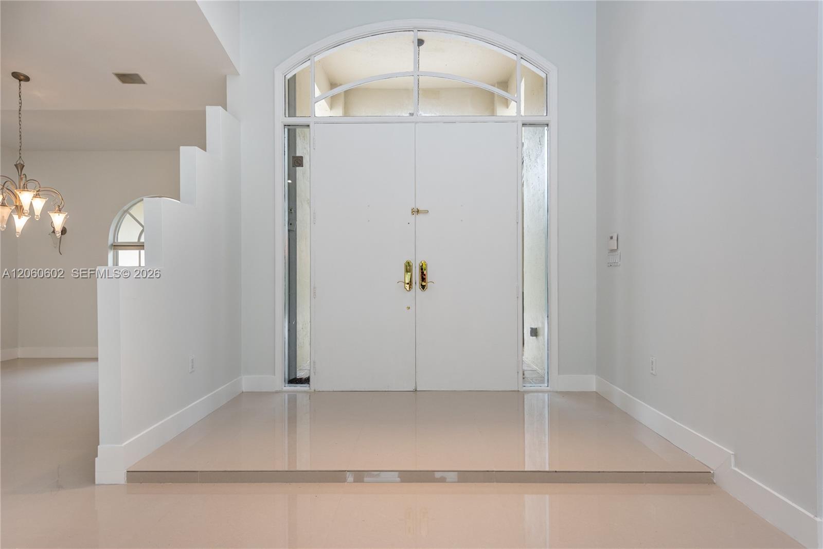 A12060602 Property Photo 6