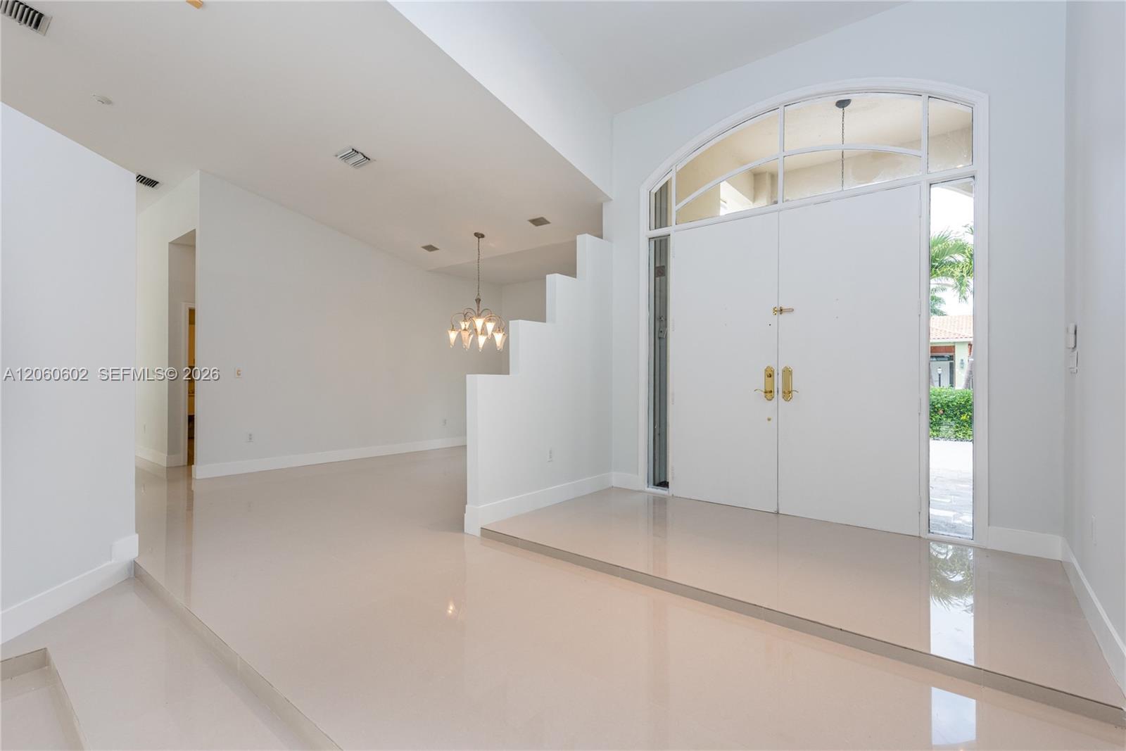 A12060602 Property Photo 7