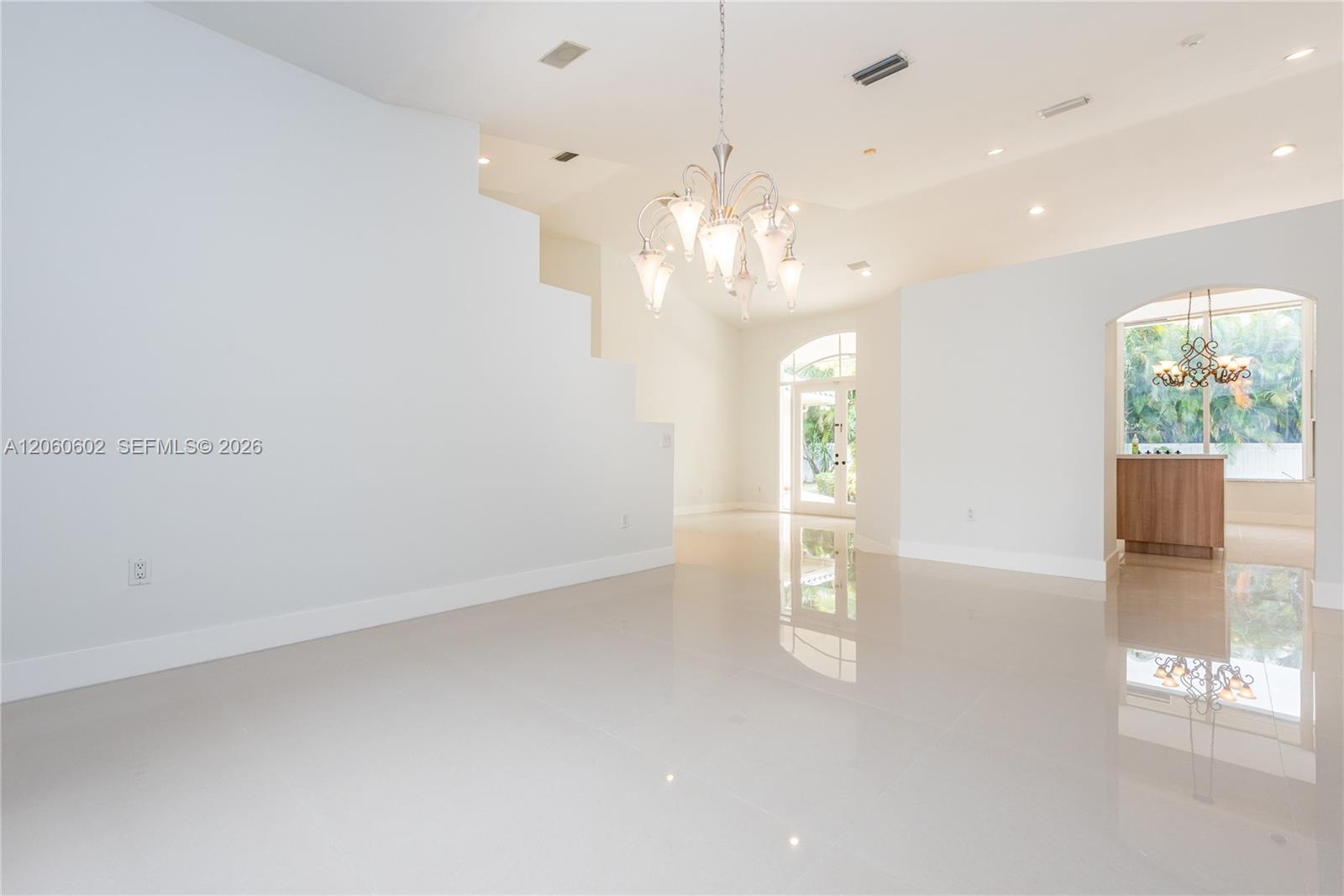 A12060602 Property Photo 9