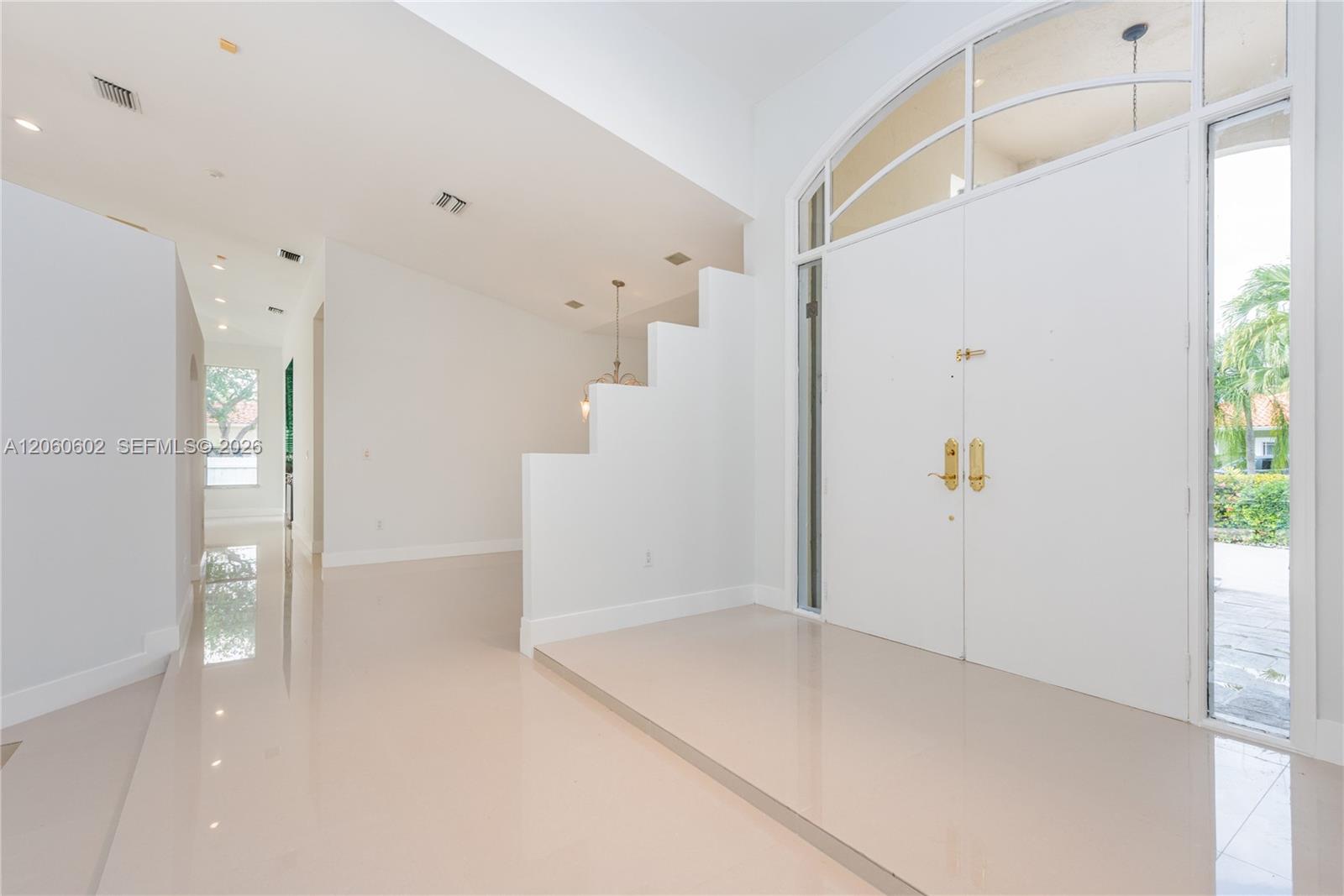 A12060602 Property Photo 13