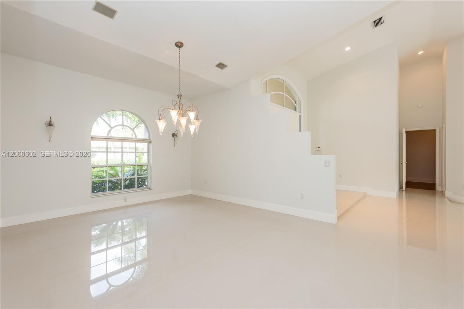 A12060602 Property Photo 14
