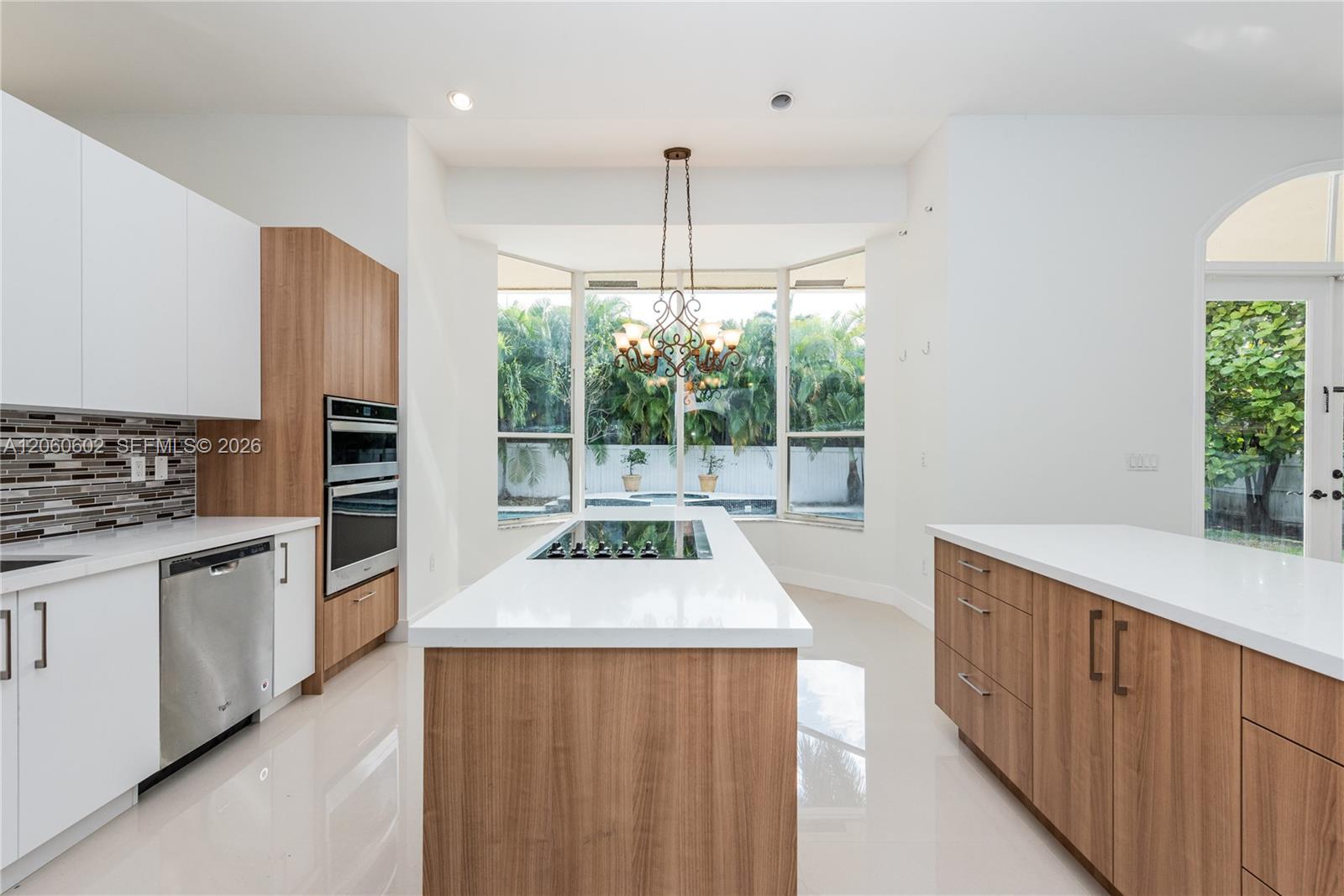 A12060602 Property Photo 15