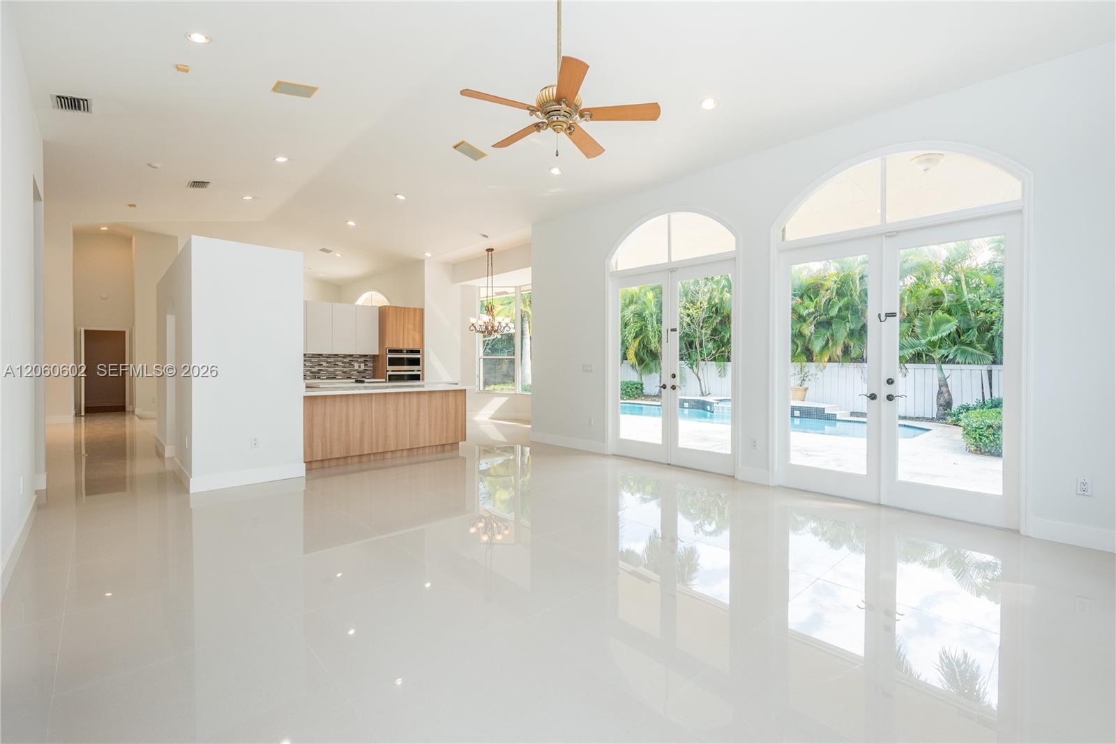 A12060602 Property Photo 26