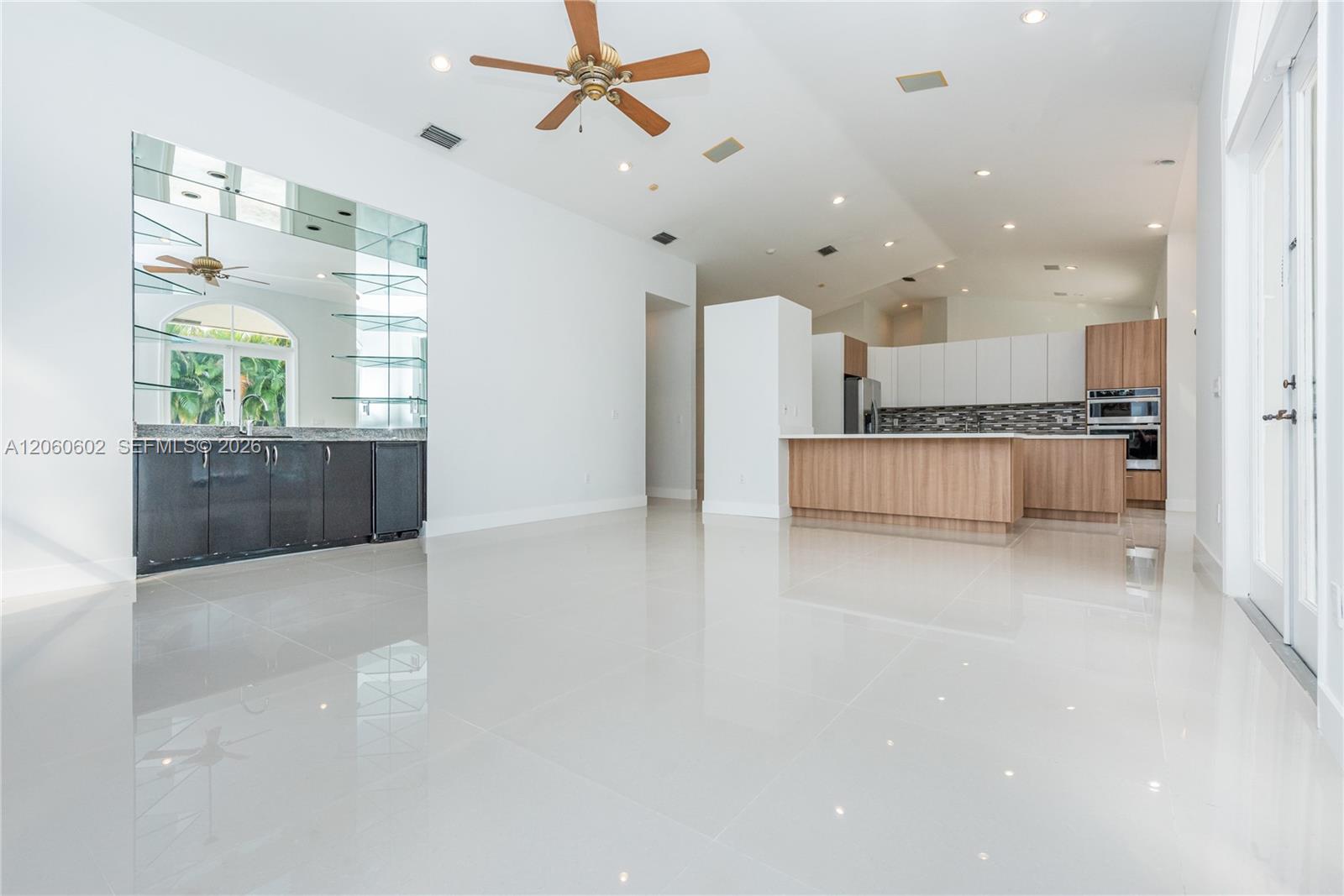 A12060602 Property Photo 27