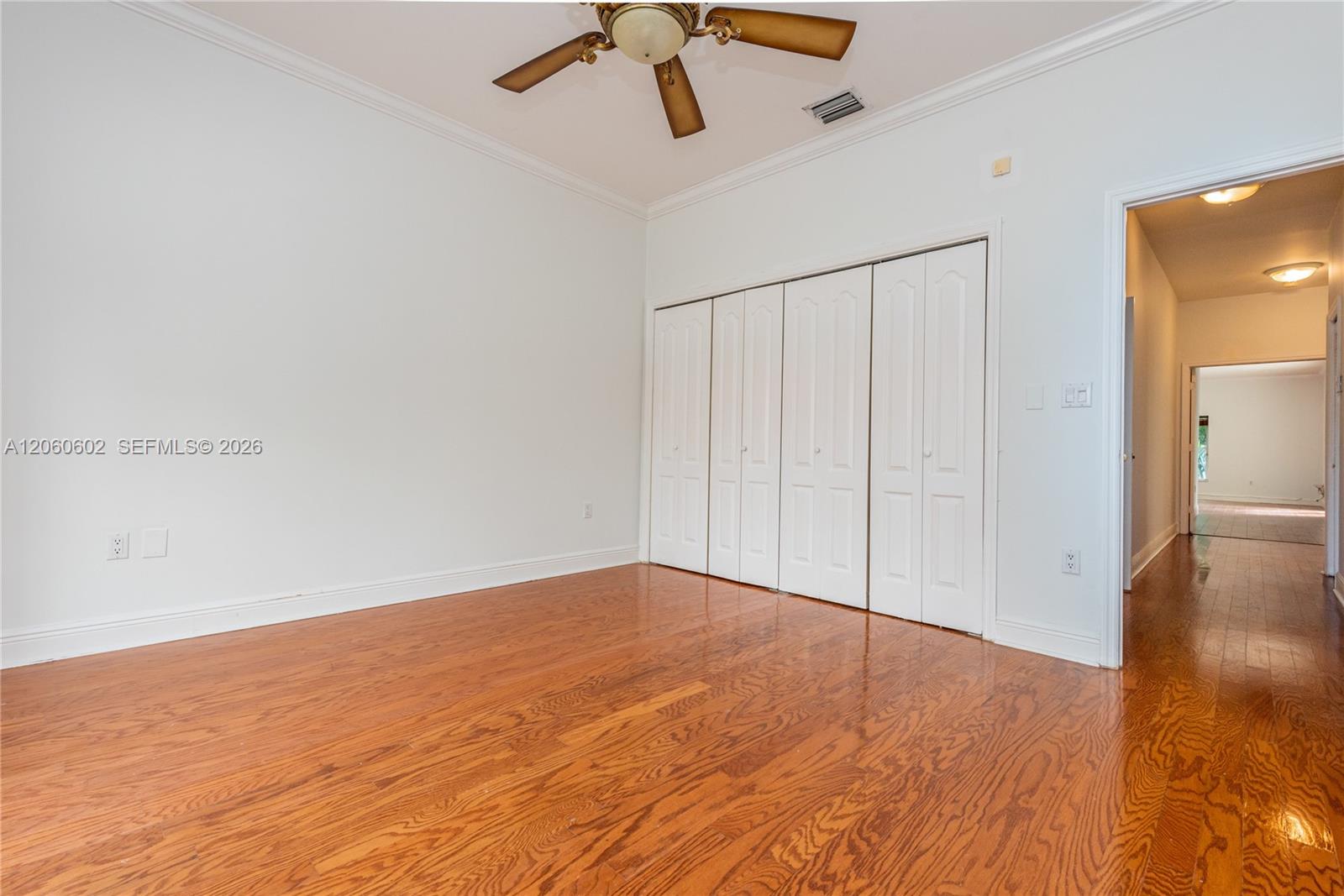 A12060602 Property Photo 33