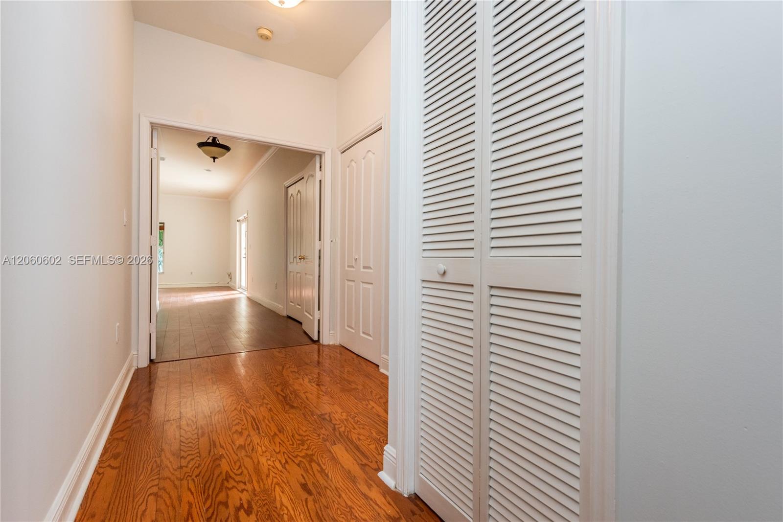 A12060602 Property Photo 39