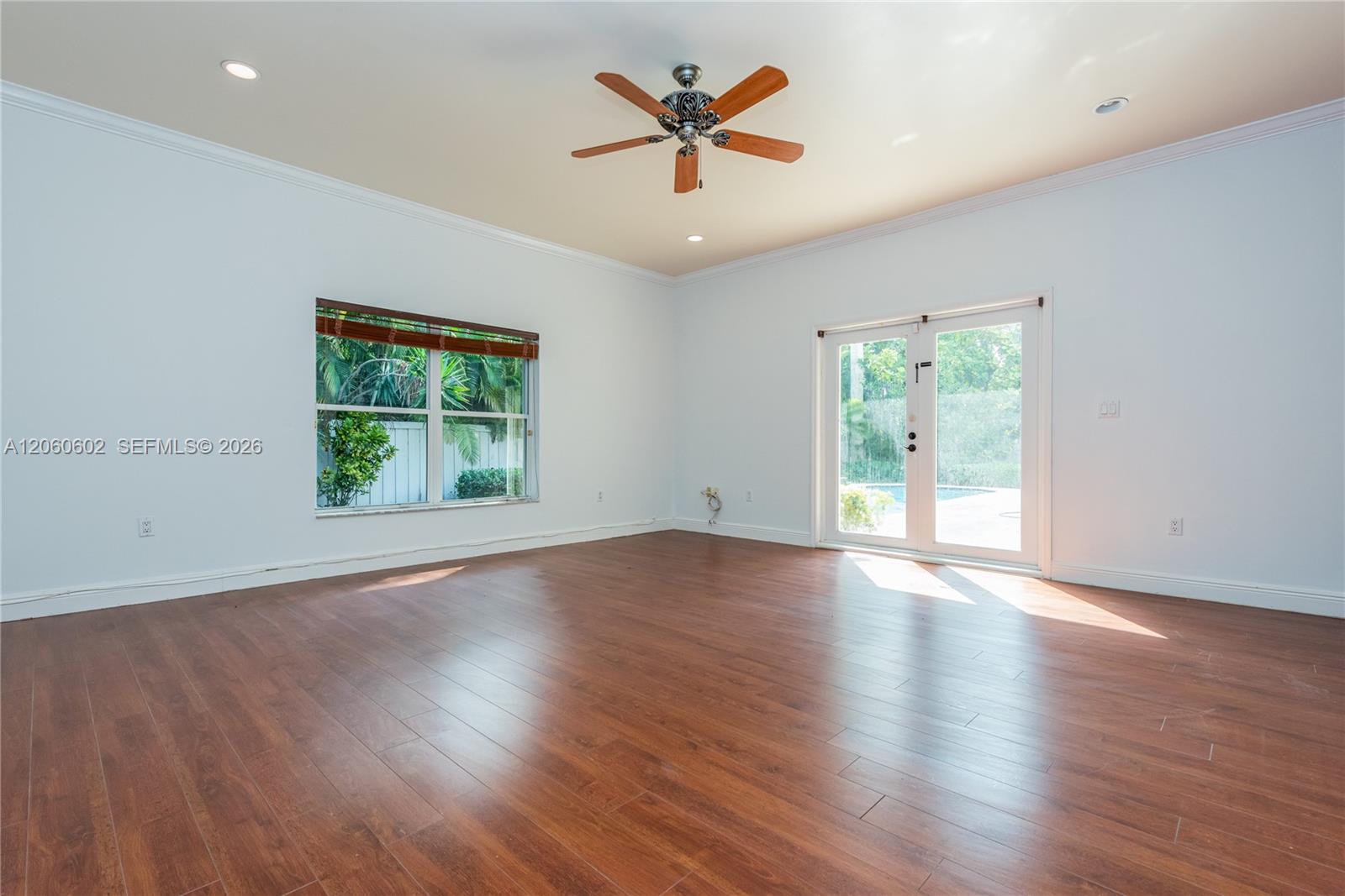 A12060602 Property Photo 42
