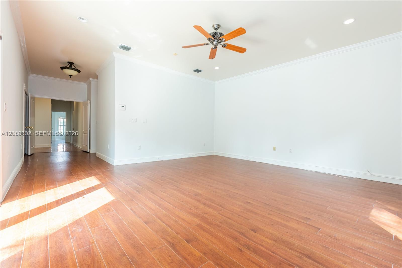 A12060602 Property Photo 43