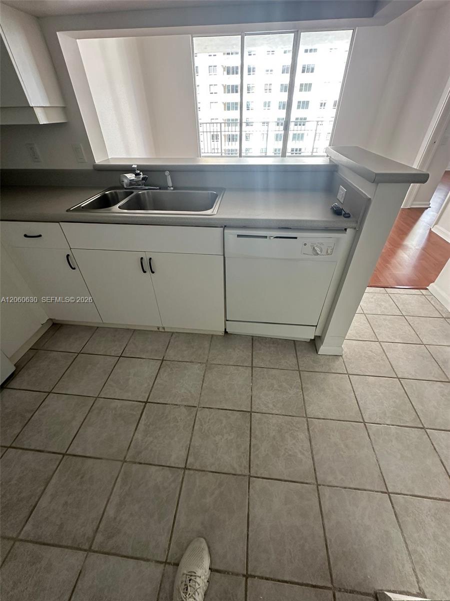 701 Brickell Key Boulevard 1808 Property Photo 7