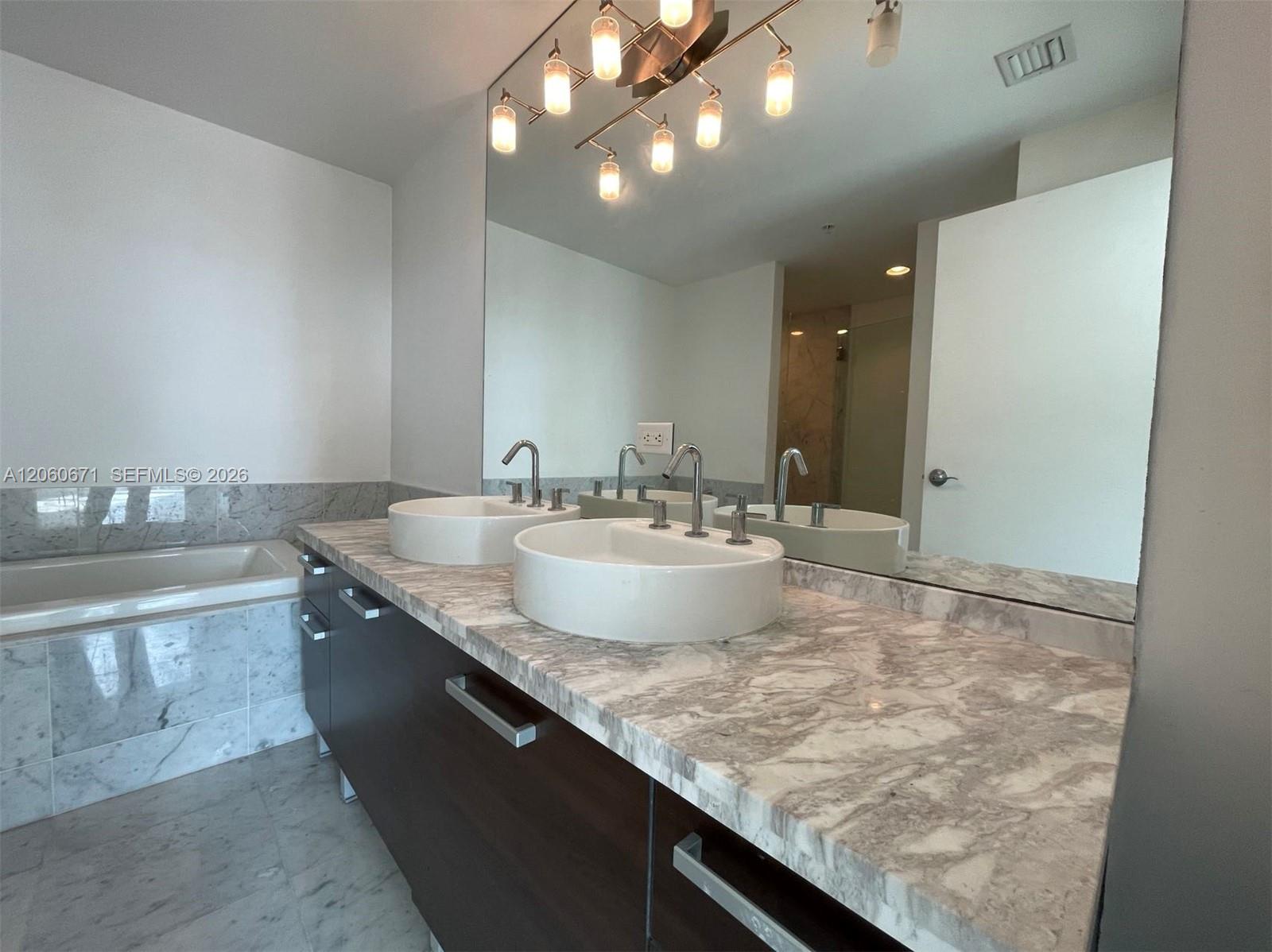 244 Biscayne Boulevard 4307 Property Photo 24