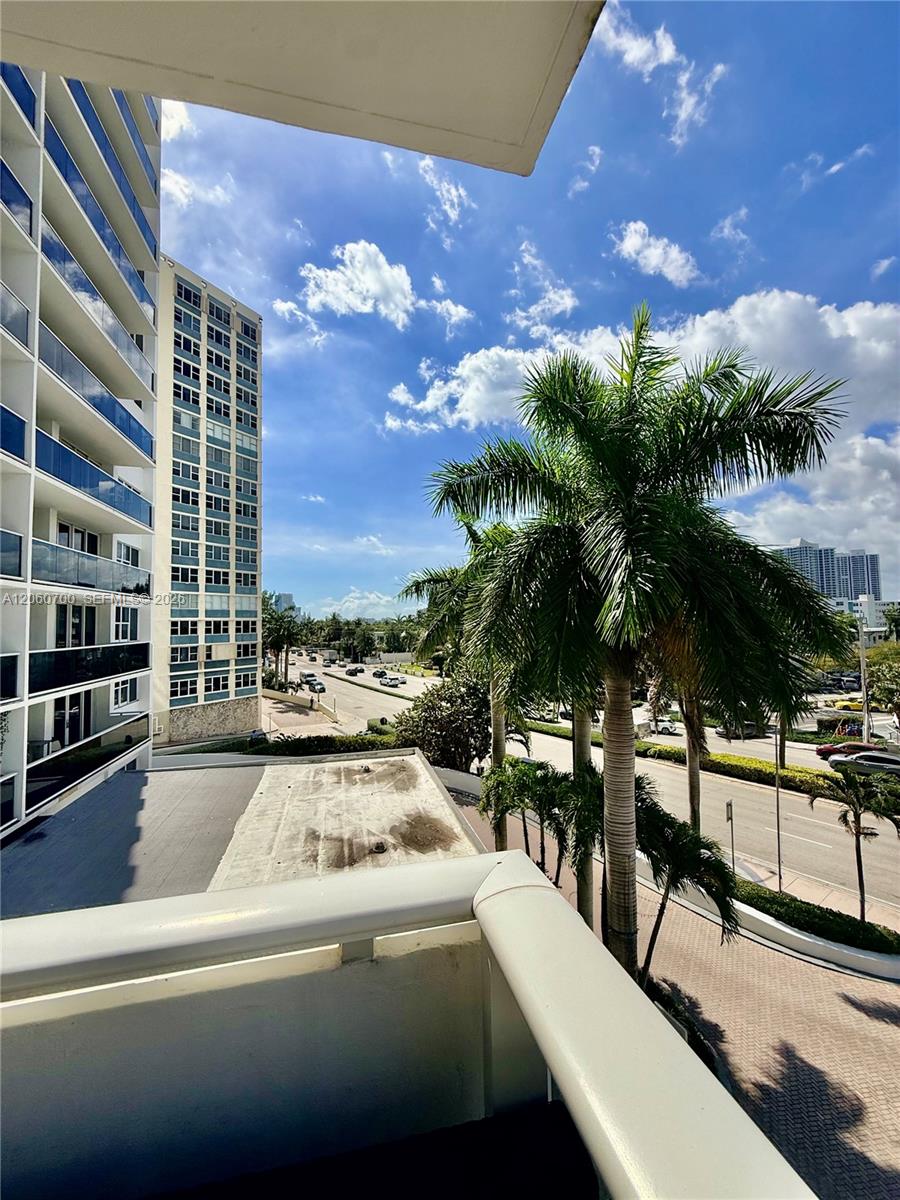 3140 S Ocean Drive 310 Property Photo 1