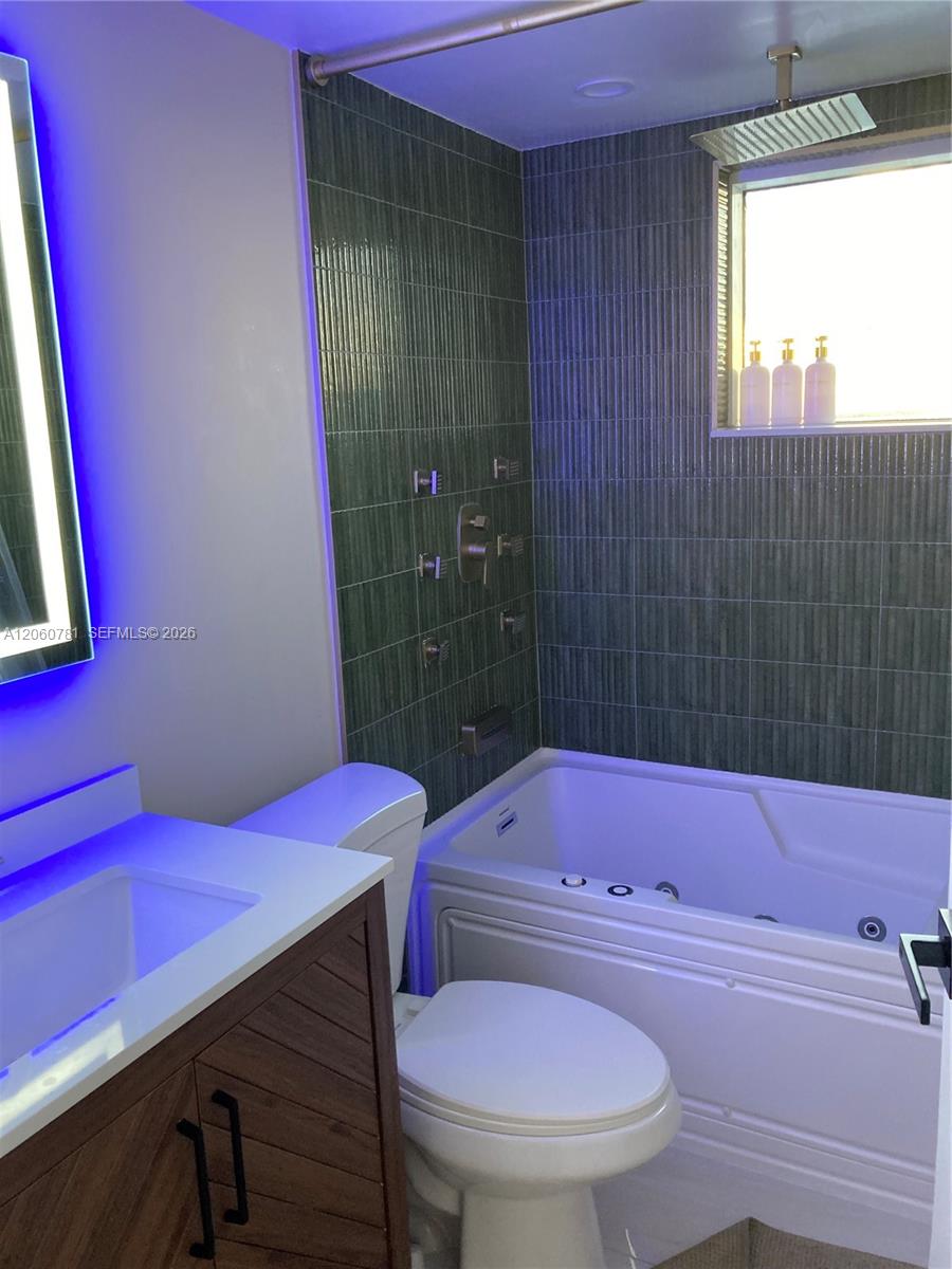 6767 Collins Avenue 1701 Property Photo 10