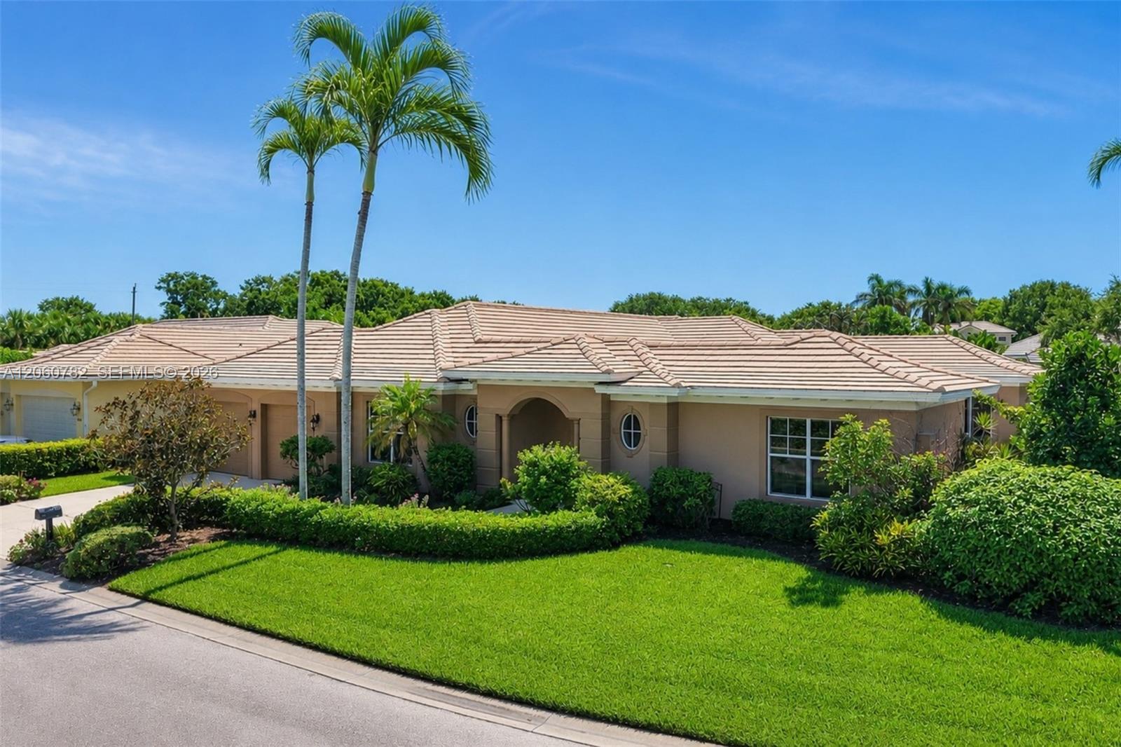 9030 Castle Harbour Circle Property Photo 2