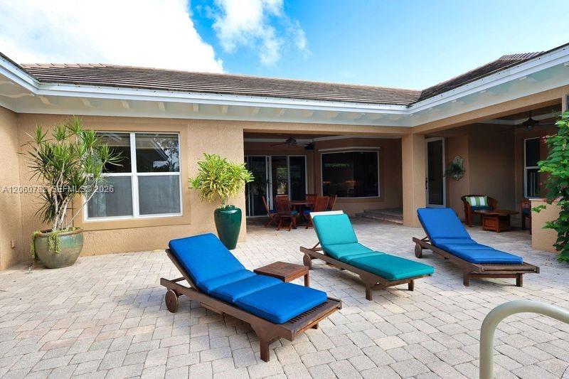 9030 Castle Harbour Circle Property Photo 8