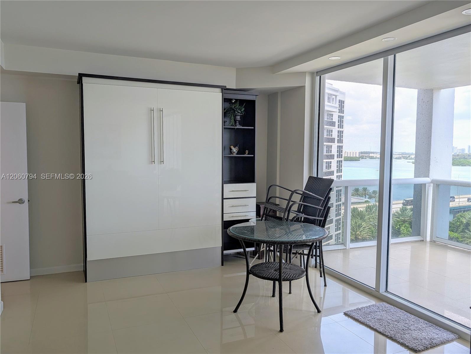 10275 Collins Avenue 1106 Property Photo 10