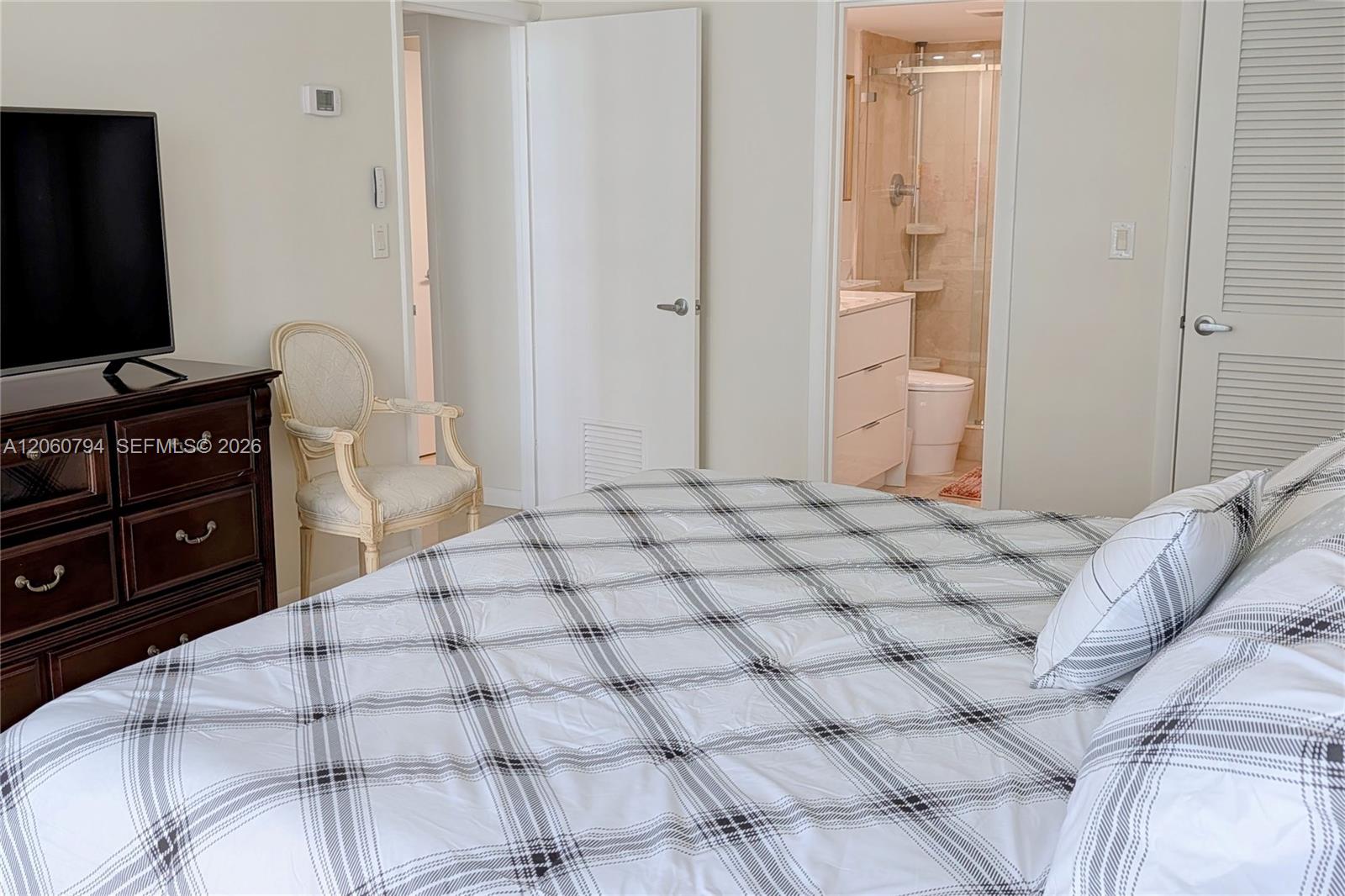 10275 Collins Avenue 1106 Property Photo 17