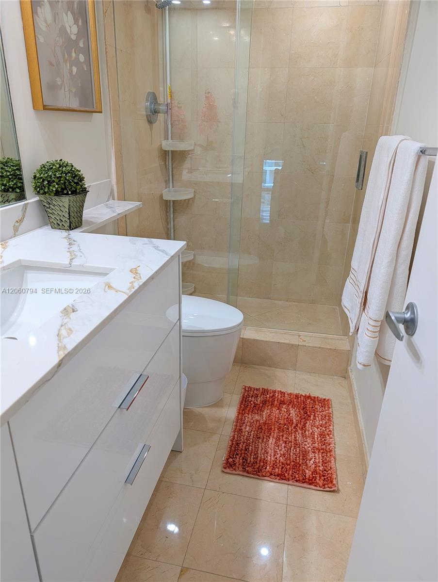 10275 Collins Avenue 1106 Property Photo 18