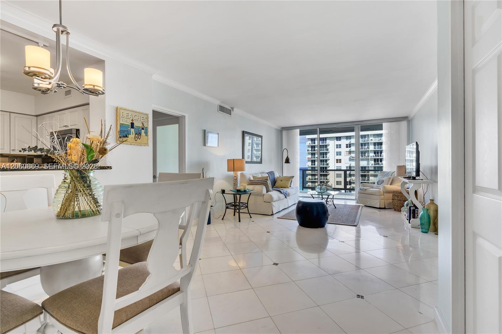 5700 Collins Avenue 15d Property Photo 5