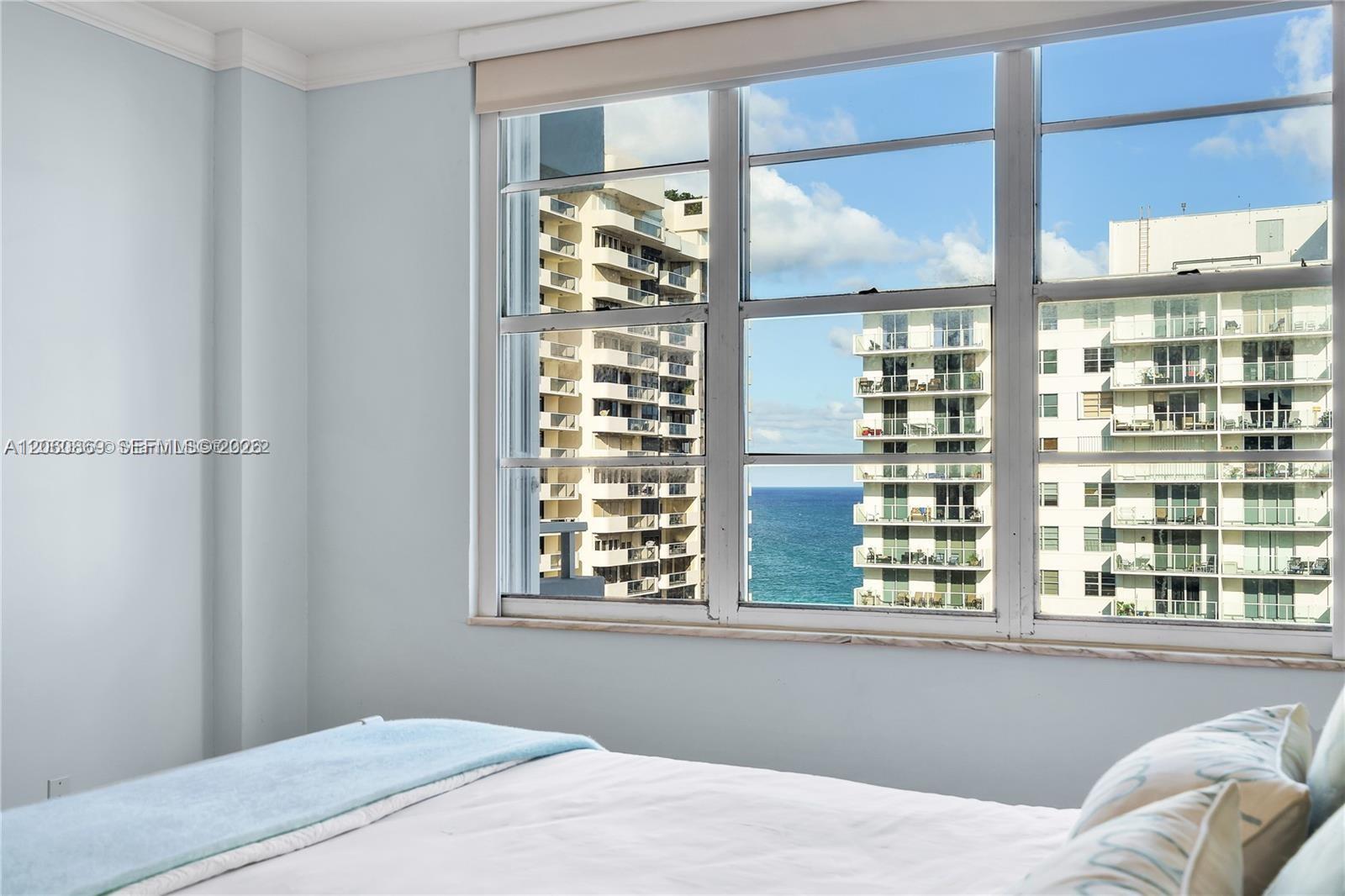5700 Collins Avenue 15d Property Photo 11