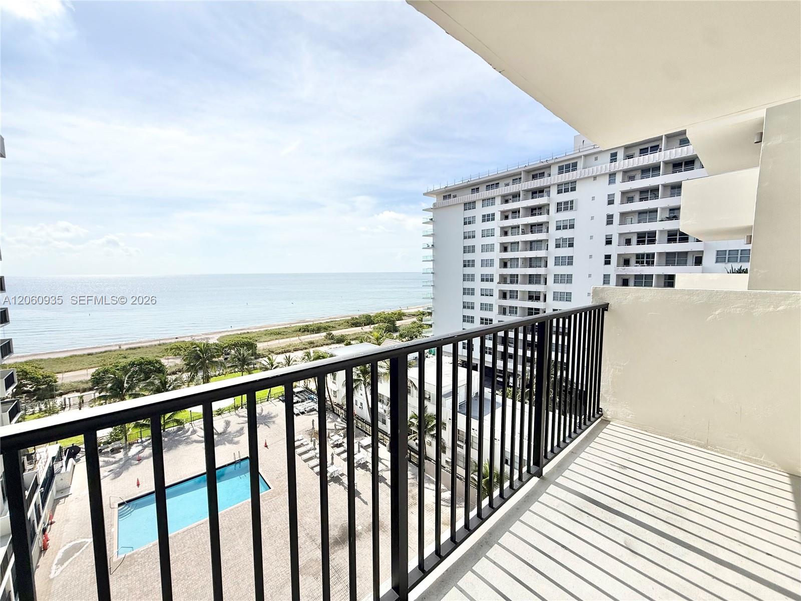9273 Collins Avenue 811 Property Photo 2