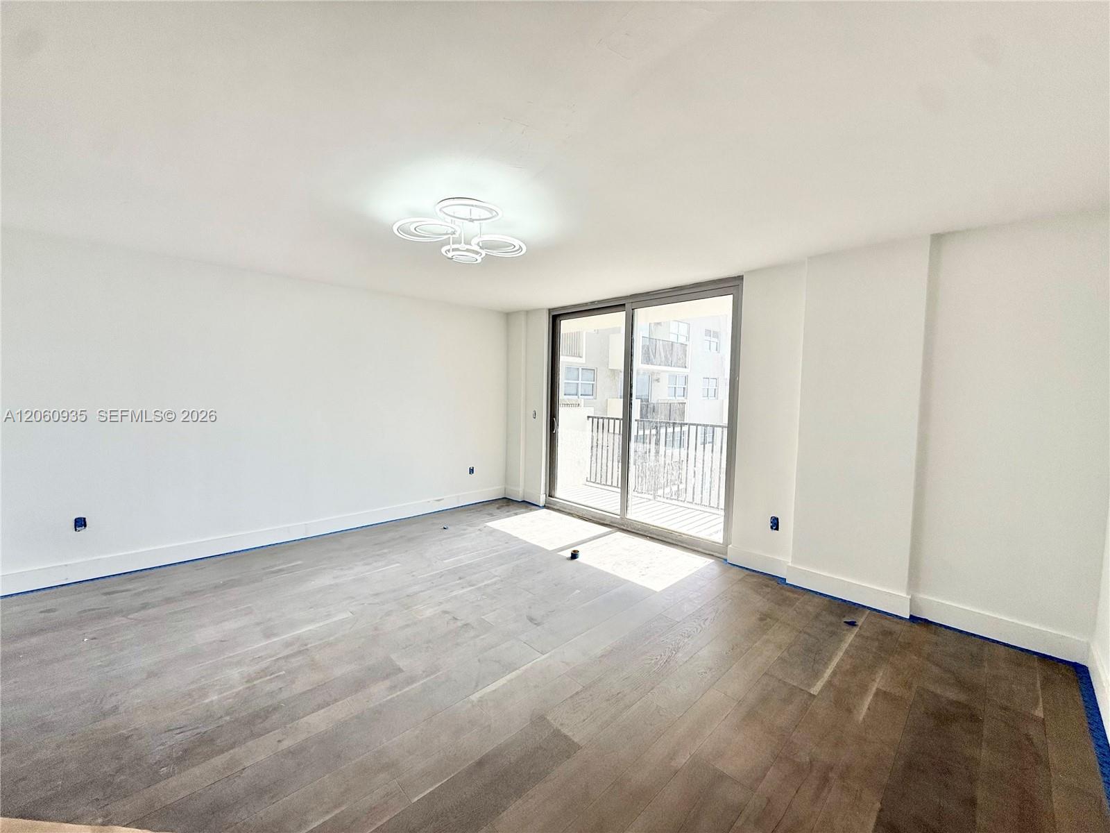 9273 Collins Avenue 811 Property Photo 5