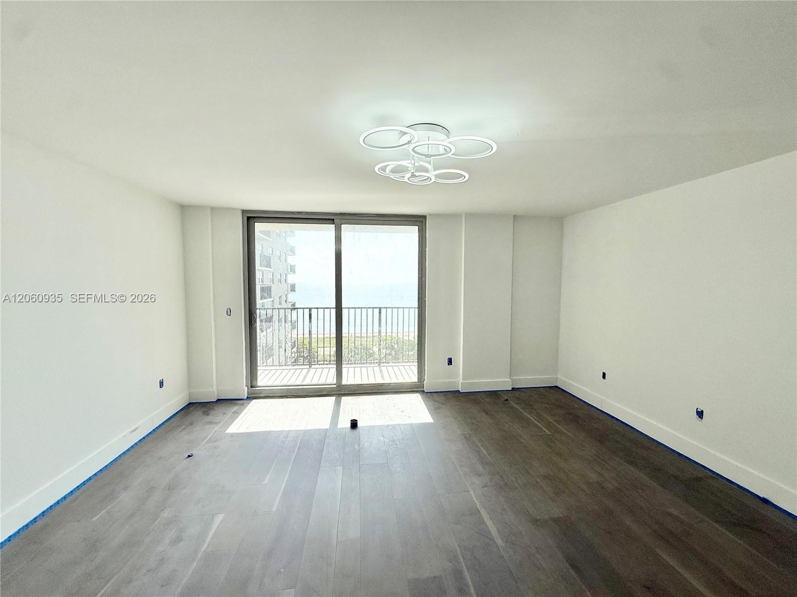 9273 Collins Avenue 811 Property Photo 7