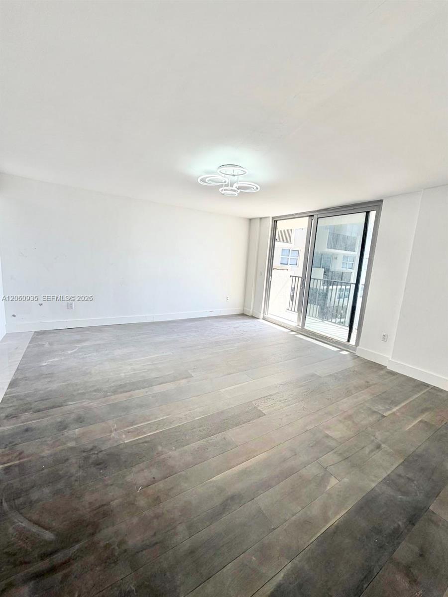 9273 Collins Avenue 811 Property Photo 8