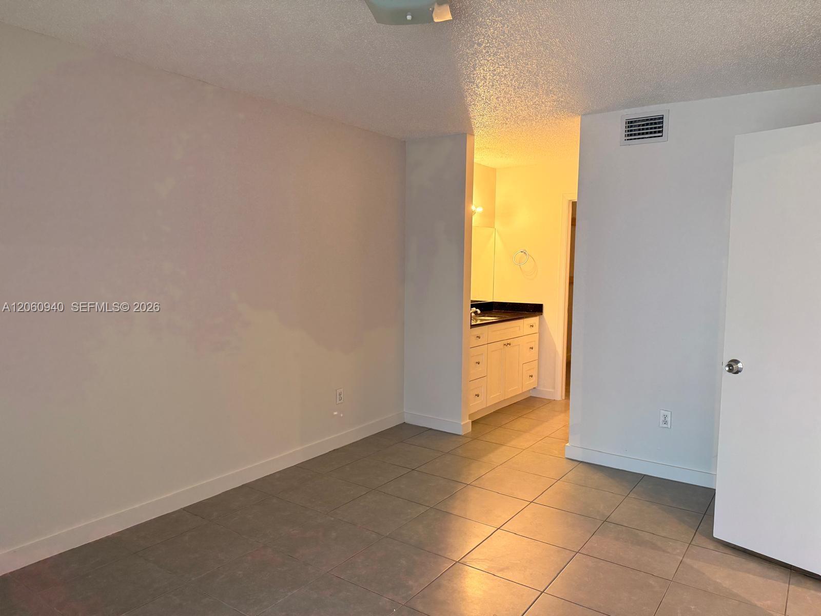860 Ne 209th Terrace 104-33 Property Photo 13