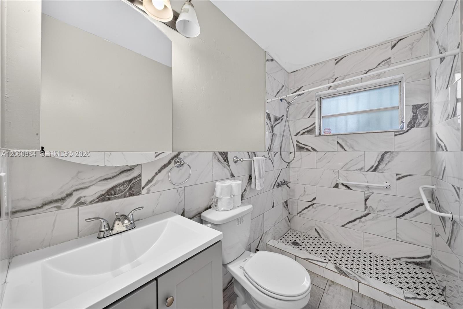 430 Se 7th Avenue Property Photo 19
