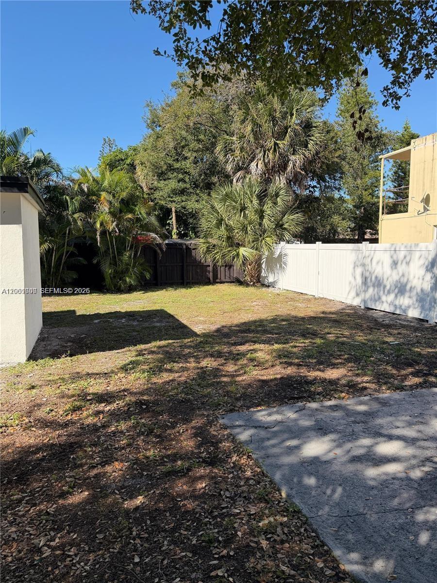 1621 Sw 11th Court Property Photo 22