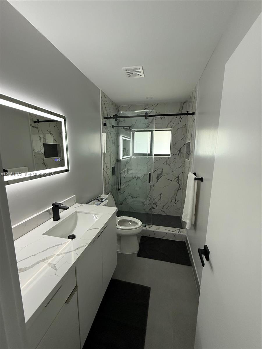 1050 Ne 9th Avenue 4 Property Photo 9