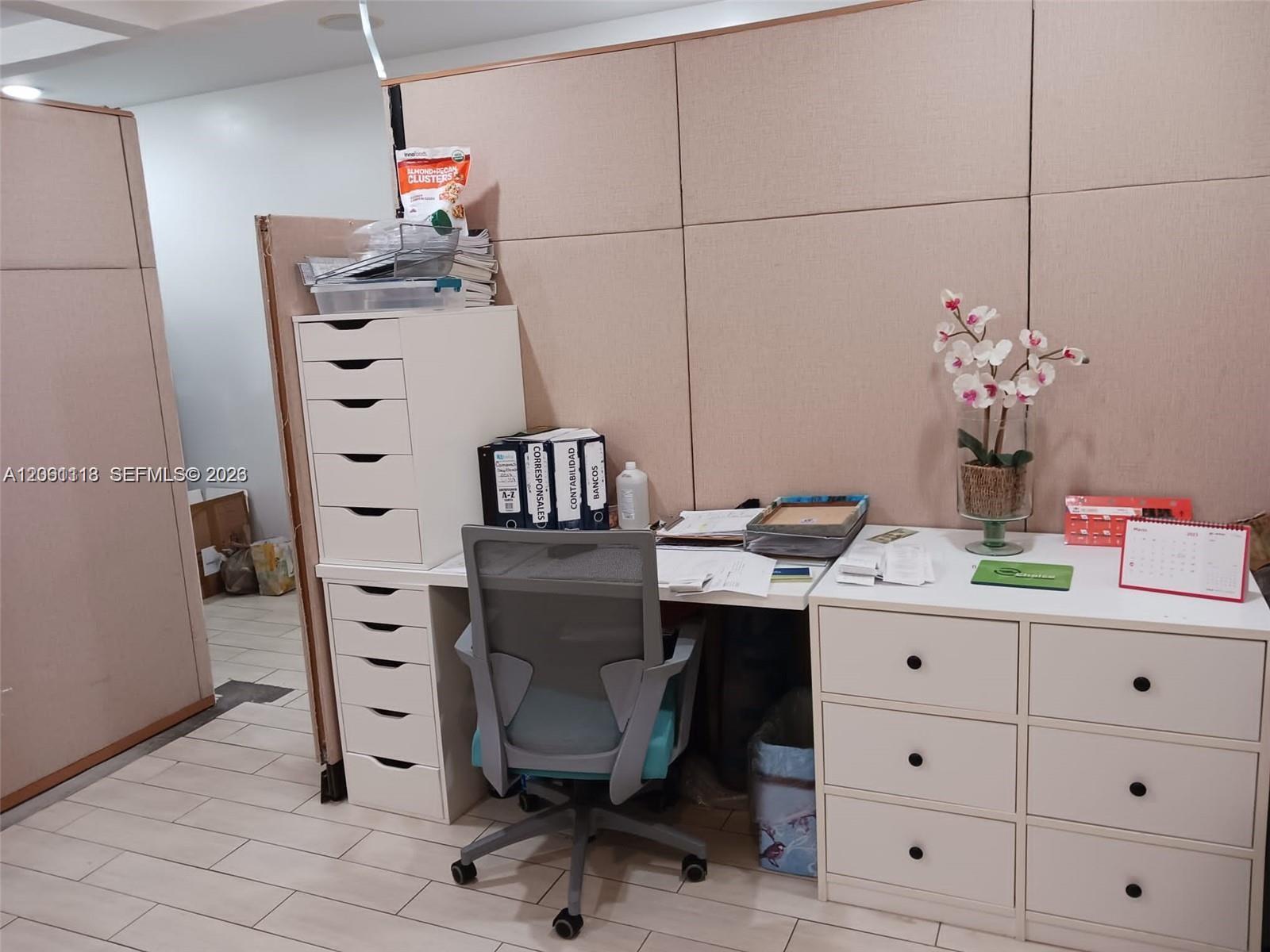 A12061113 Property Photo 3