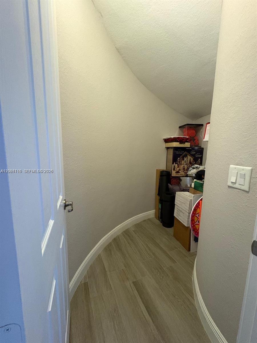 8925 Nw 99th Court Property Photo 9