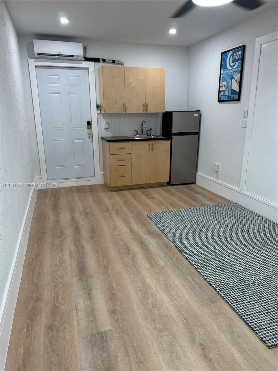 A12061152 Property Photo 3