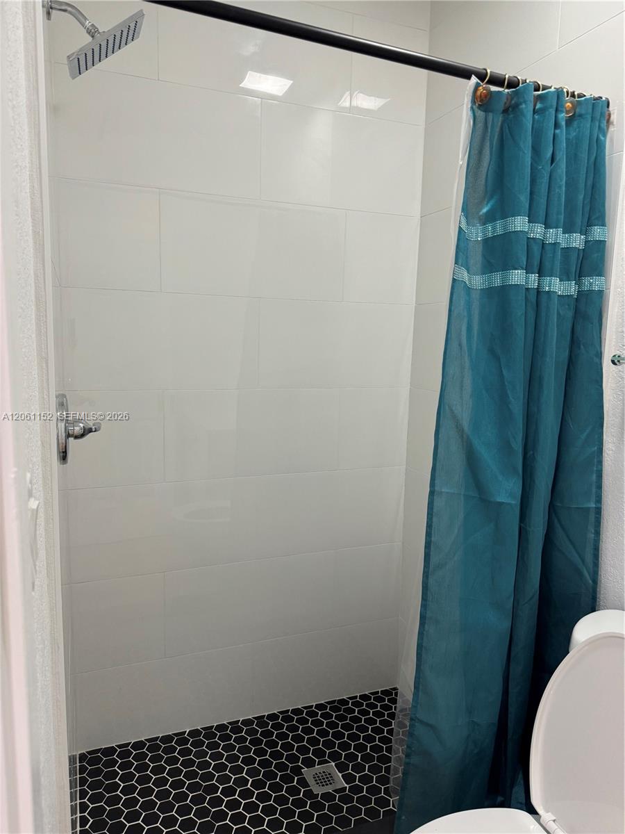 A12061152 Property Photo 8