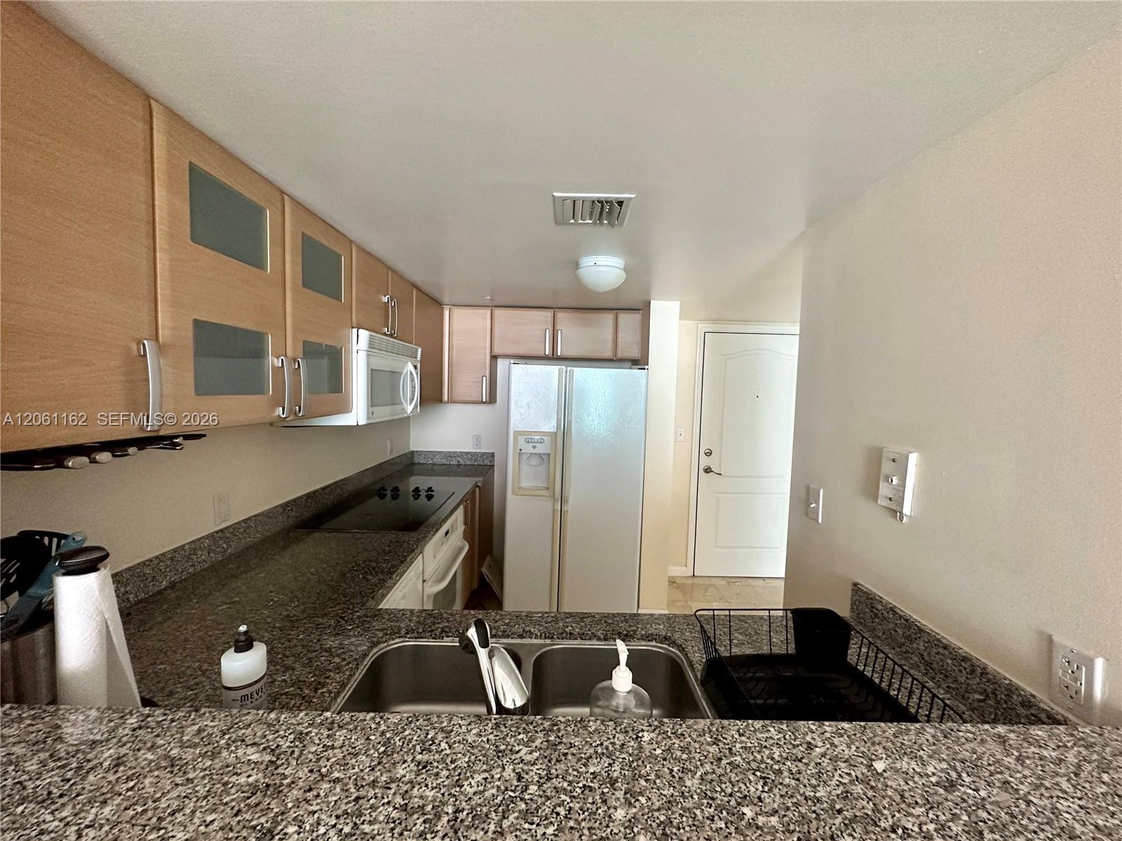 2101 Brickell Avenue 1908 Property Photo 4