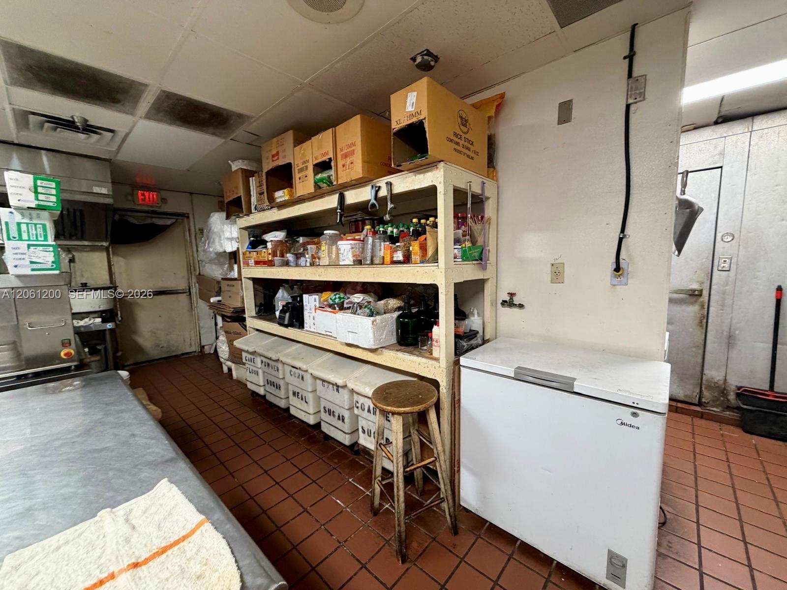 A12061200 Property Photo 13