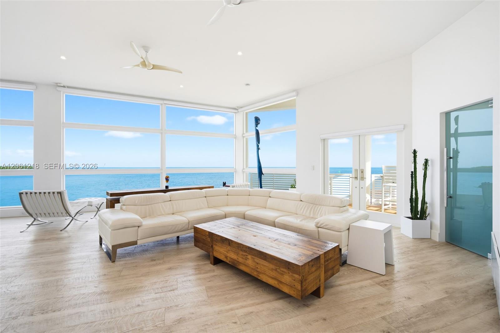 A12061218 Property Photo 18