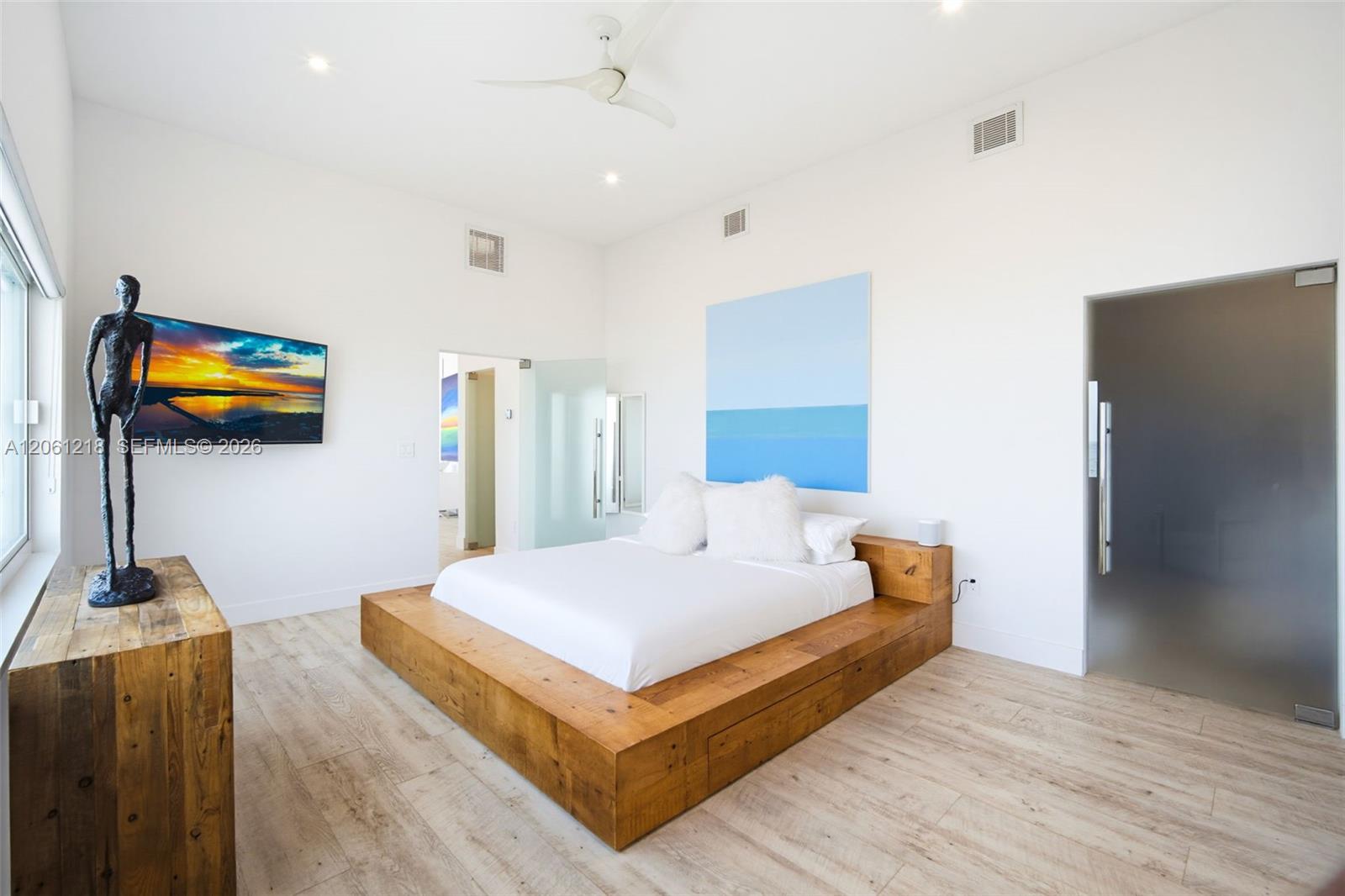 A12061218 Property Photo 23