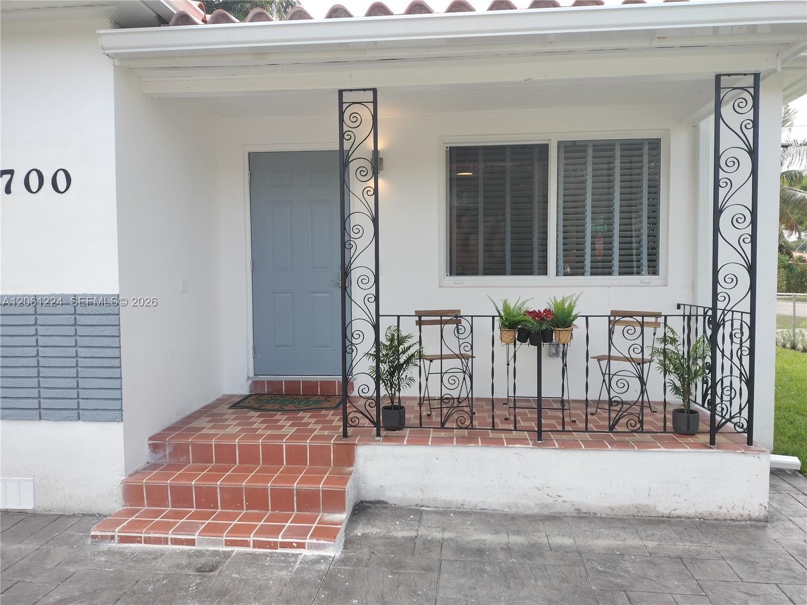 A12061224 Property Photo 2