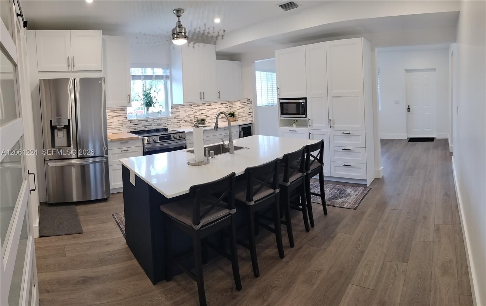 A12061224 Property Photo 3