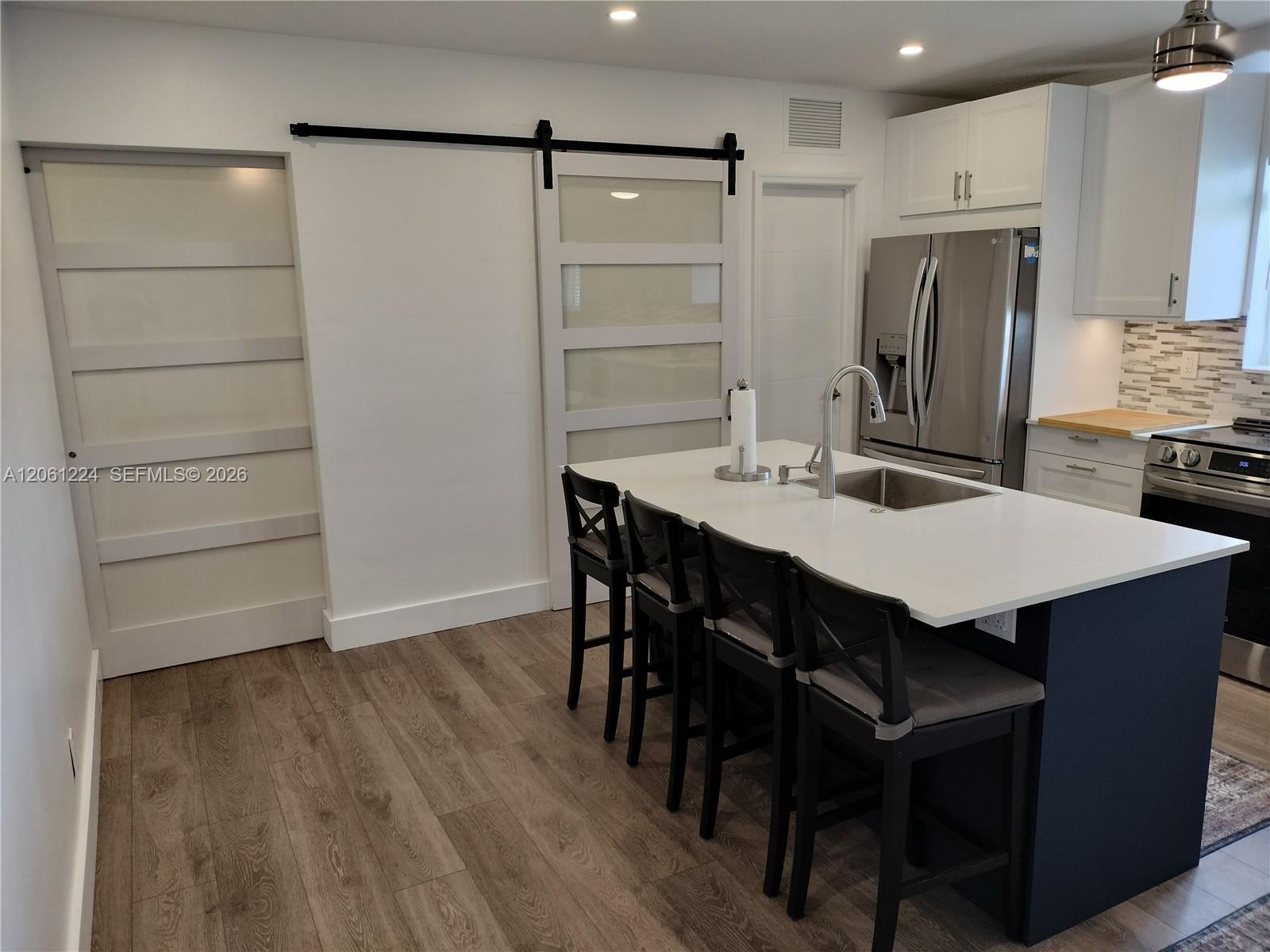 A12061224 Property Photo 4