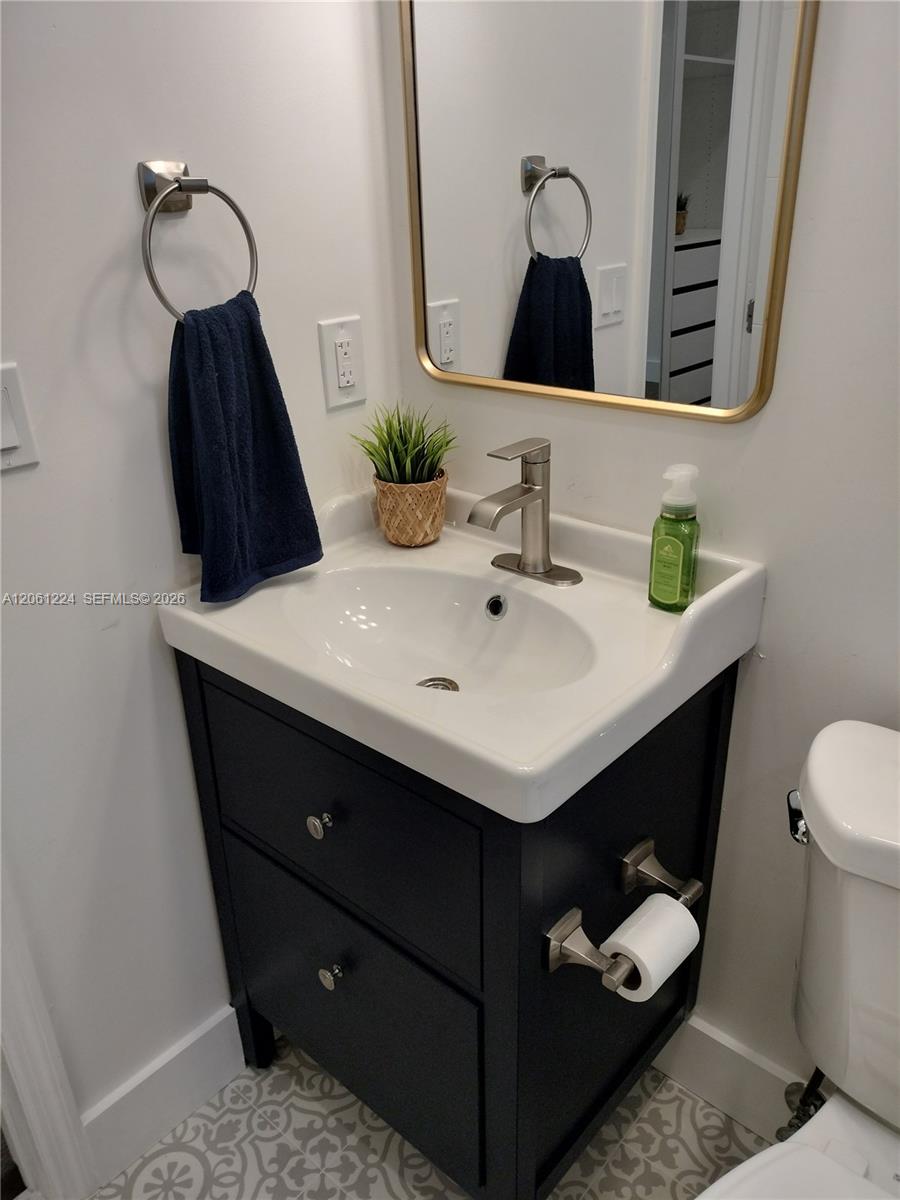 A12061224 Property Photo 16
