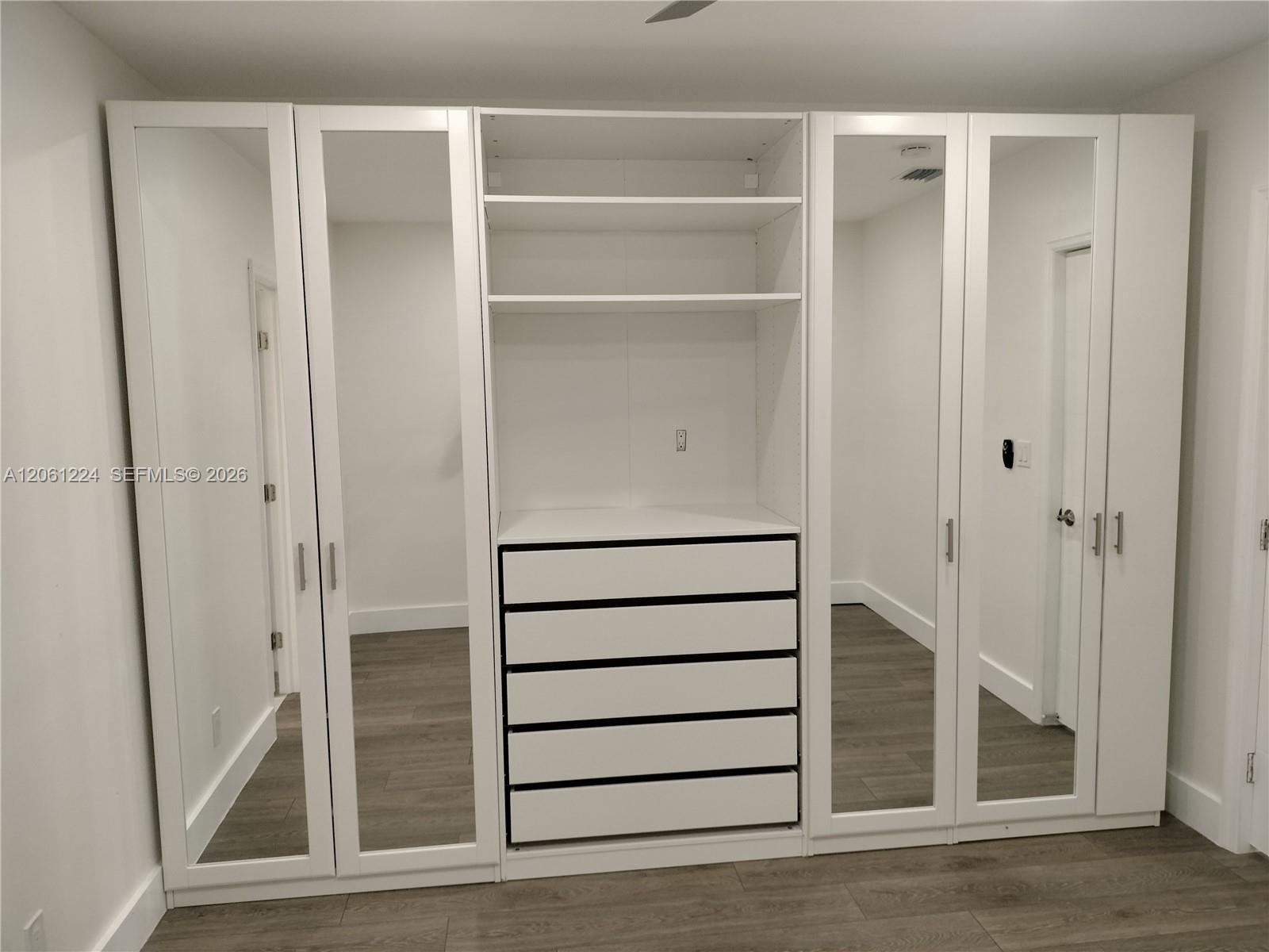 A12061224 Property Photo 22