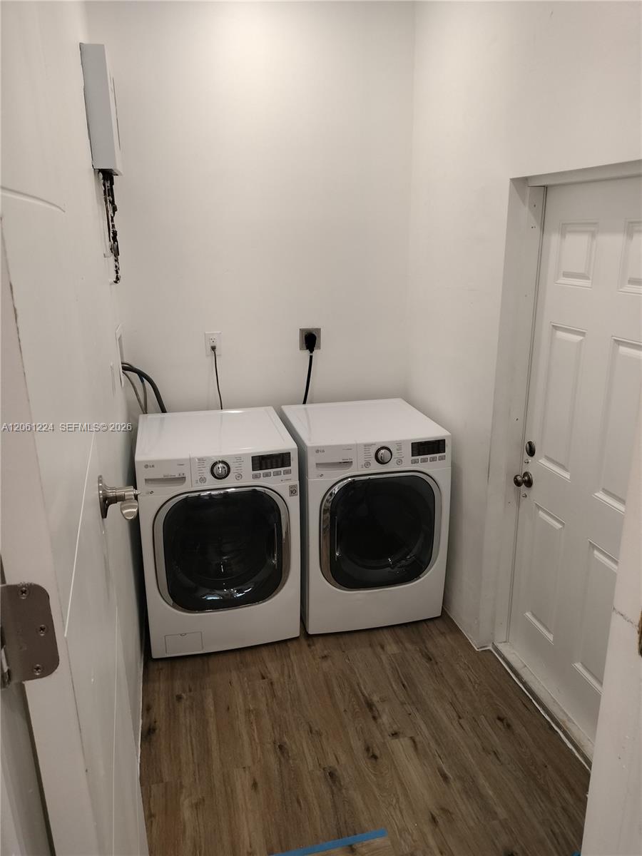 A12061224 Property Photo 23