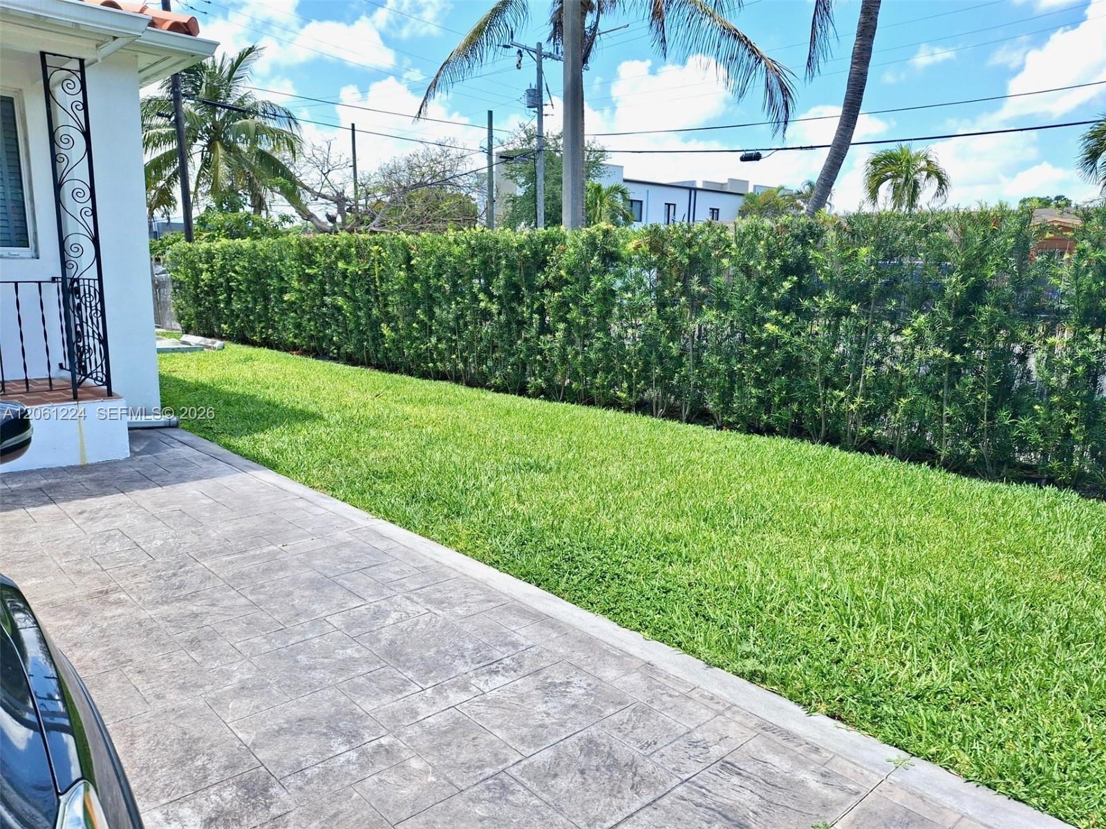 A12061224 Property Photo 24