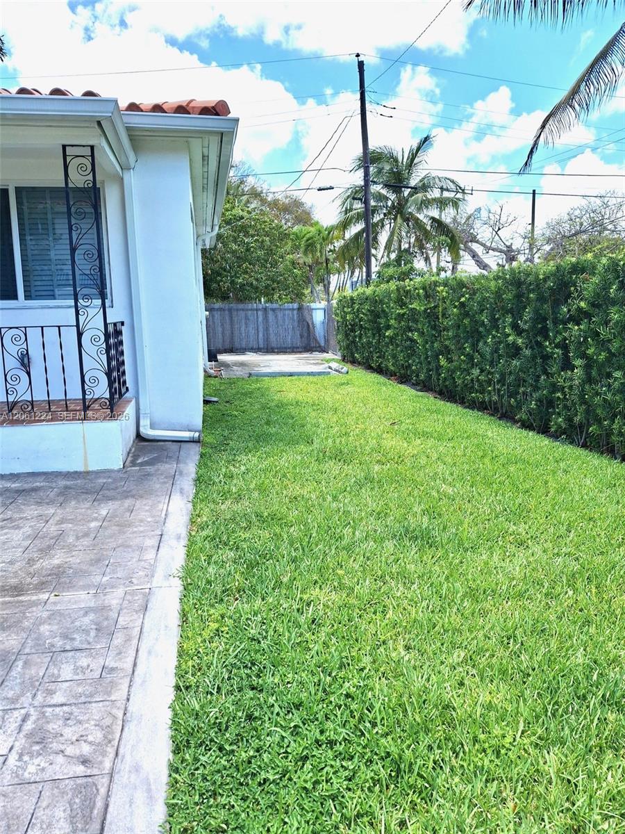 A12061224 Property Photo 28