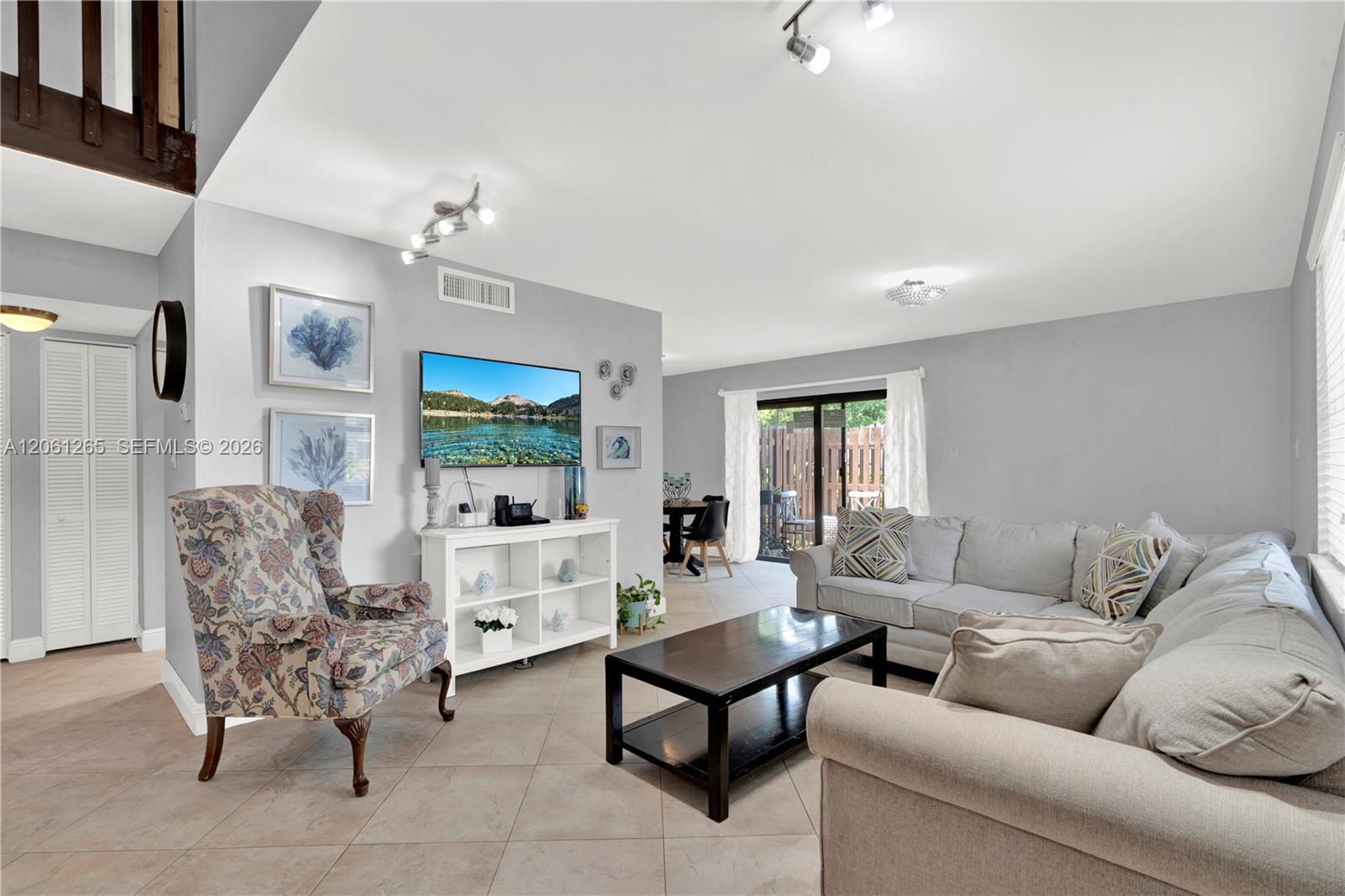 11490 Sw 109th Road 30f Property Photo 5