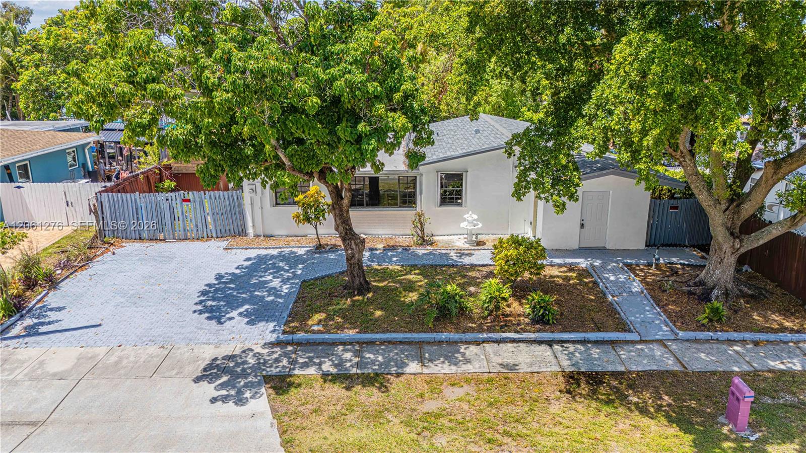 4011 Sw 32nd Street Property Photo 1